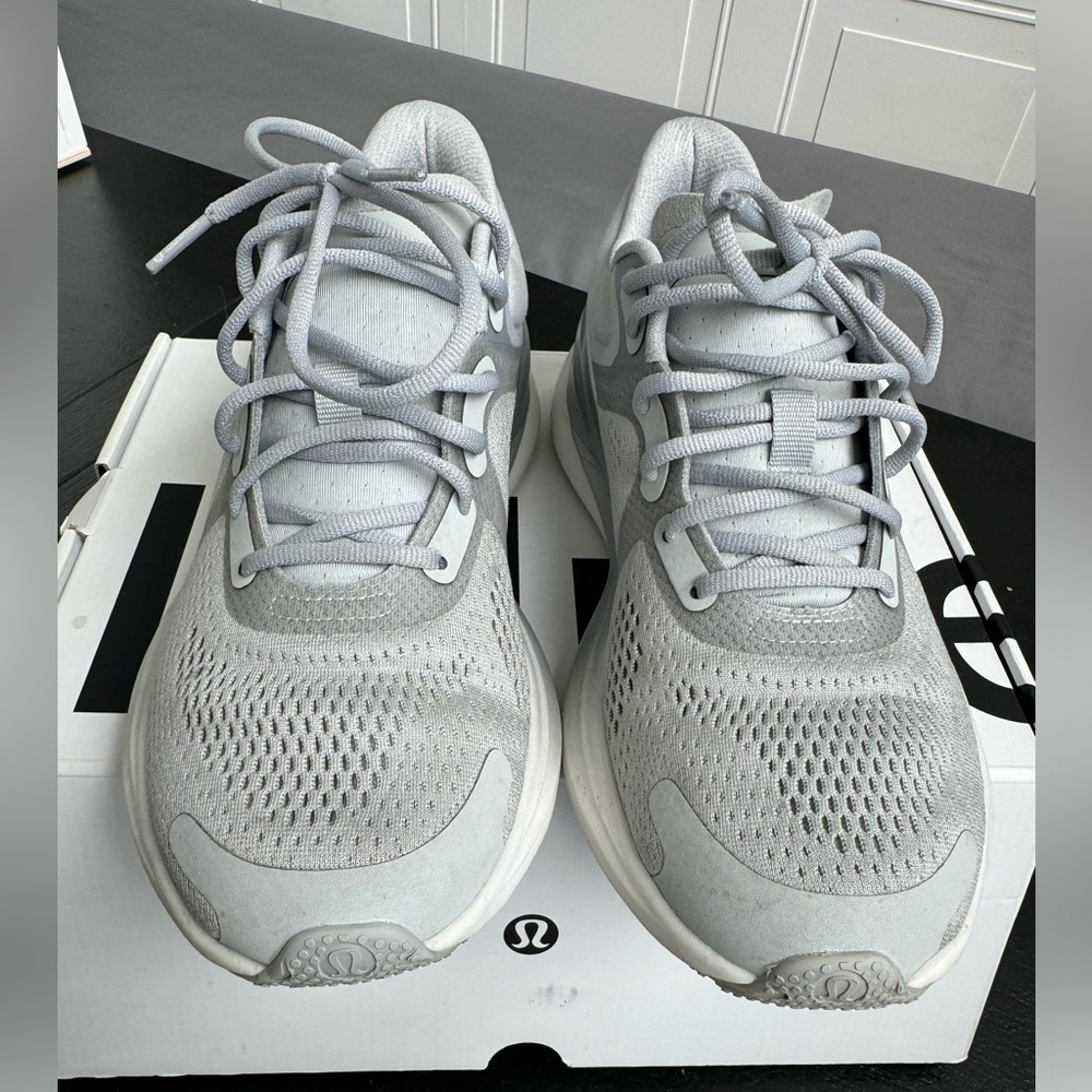 NIB Lululemon Blissfeel Womens Running Shoe Size 7.5